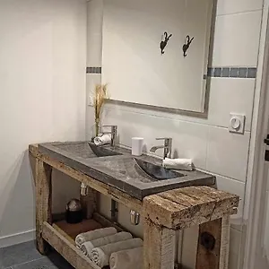 https://la-grange-savoyarde-spa-piscine-proche-lac-charme-detente.hotels-rhonealpes.com