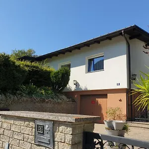 https://alpenvilla-tirol-zentral.innsbruckaustriahotels.com