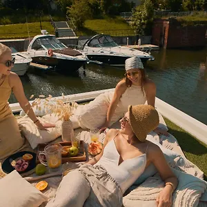 https://la-mare-motlava-houseboats-by-downtown-apartments.gdanskhotel.org